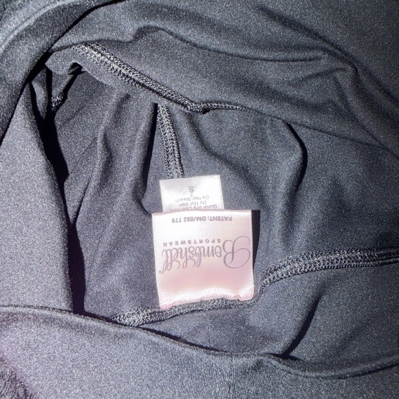 Bombshell Sportswear Neon Pink Sports bra and legging set - Picture 10 of 10